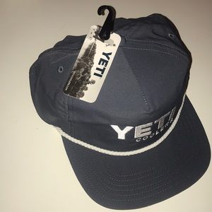 🔹 YETI coolers hat NWT